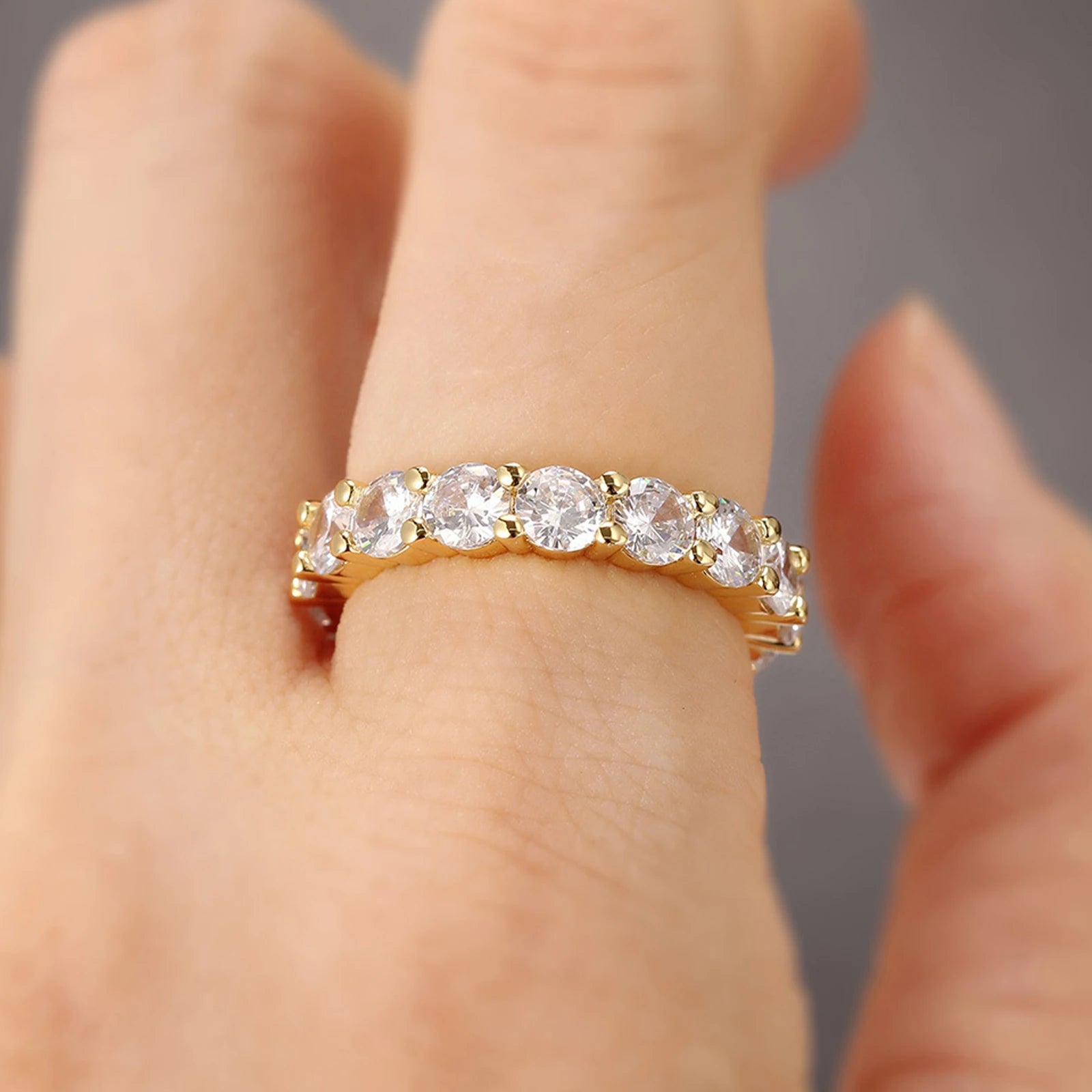 Gold 3mm Zircon Ring